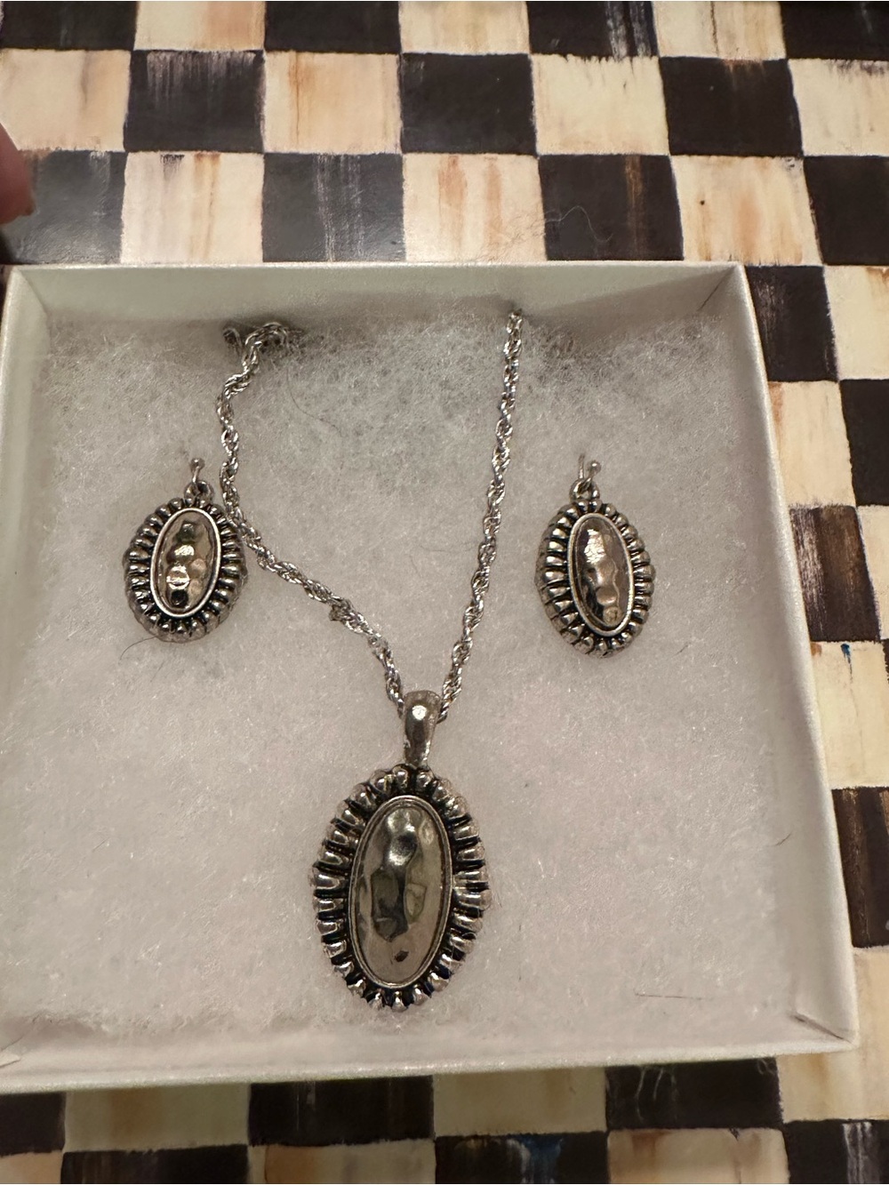 Vintage-Inspired Silver & Gold Tone Pendant Necklace and Earring Set